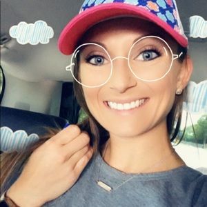 Meet your Posher, Alexandra